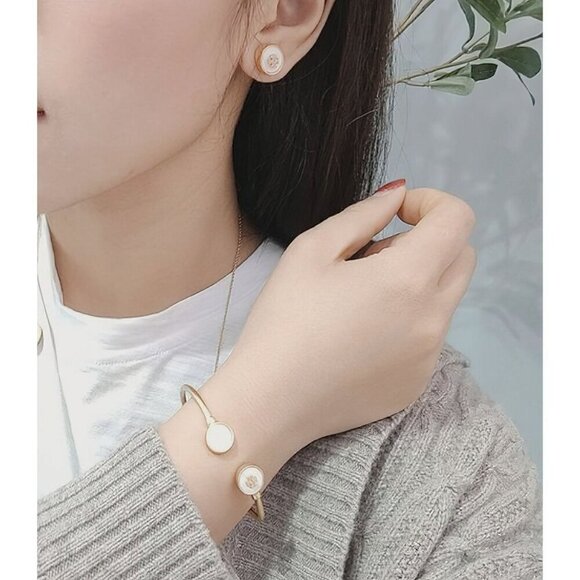 Tory Burch Kira Mother of Pearl Logo Cuff Bracelet Ivory OS - Picture 5 of 16